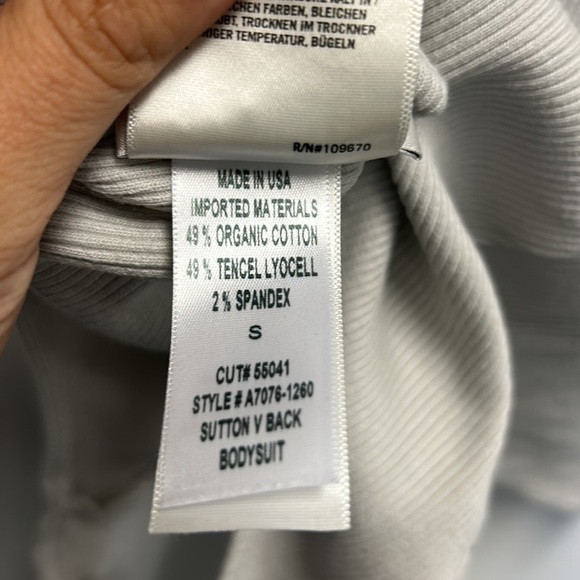 Agolde Sutton v back bodysuit - Picture 6 of 8